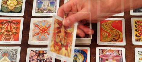 Unos arcanos excesivamente solicitados podrían vaciarse de significado simbólico